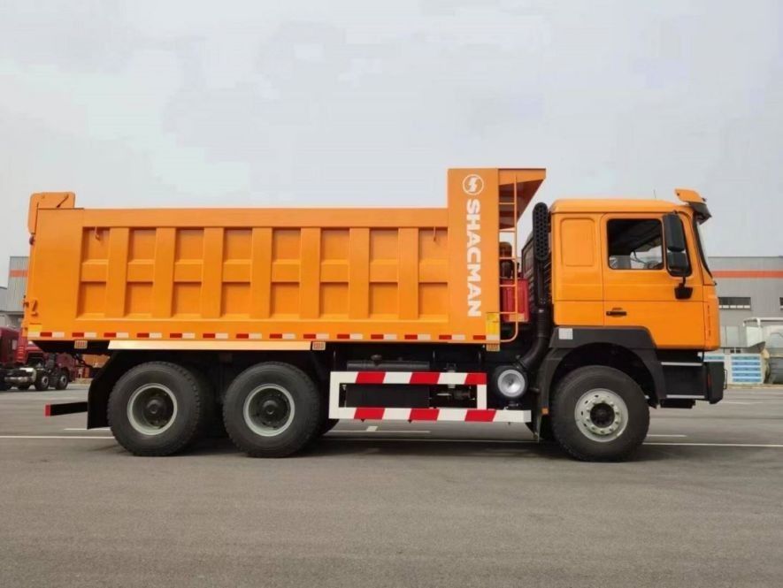 SHACMAN Single Sleeper Dump Truck F3000 6x4 400Hp EuroII Performa yang kuat dan kapasitas muatan