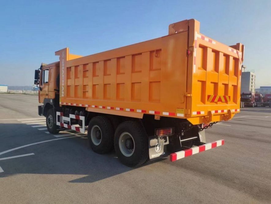 SHACMAN Single Sleeper Dump Truck F3000 6x4 400Hp EuroII Performa yang kuat dan kapasitas muatan