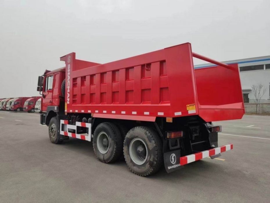 10 Percobaan SHACMAN Red Dump Truck F3000 Dump Truck Kendaraan 380HP Untuk Pertambangan