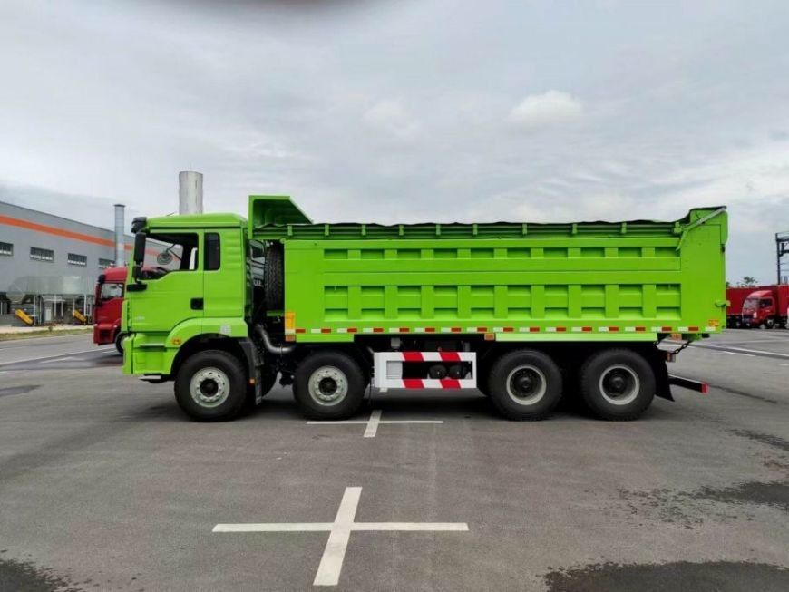 9.5T SHACMAN H3000 Dump Truck 8x4 430 EuroV Green Dumper Truck MAN Axles 2*16T