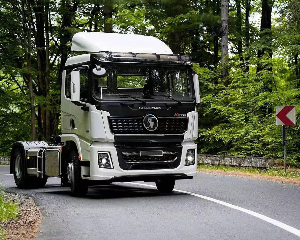 Bahan Bakar - Truk Traktor SHACMAN X5000 4x2 430HP EuroV dengan Tangki Bahan Bakar 400L dan Suspensi Pegas Pelat Multi-lapis