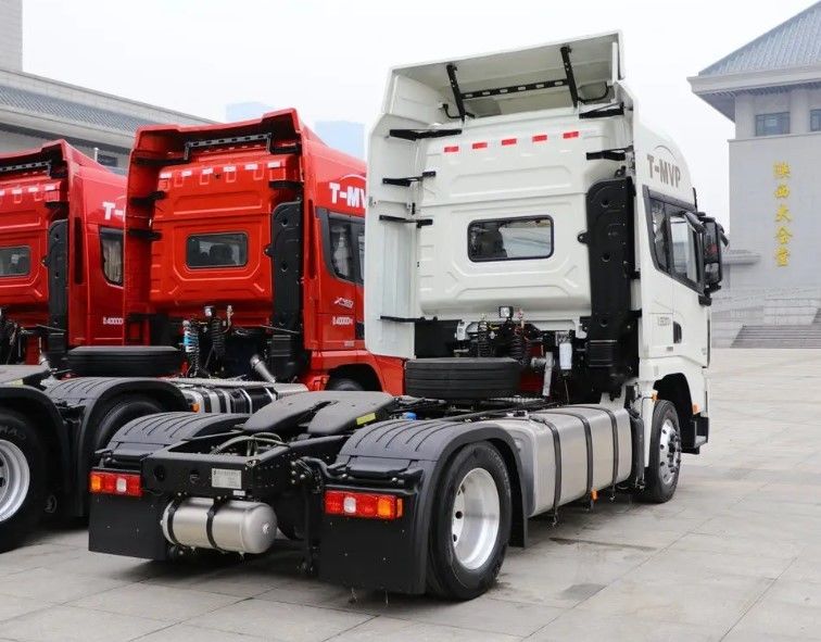 SHACMAN Kontainer Traktor Truk X3000 4 * 2 Port Terminal Traktor 420hp CUMMINS merek mesin