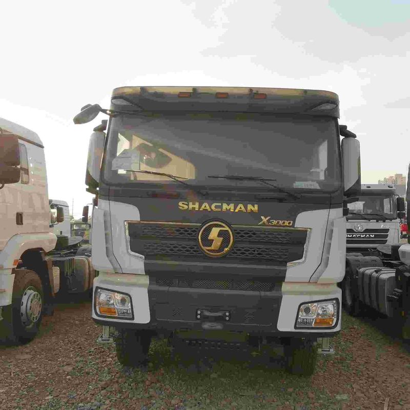 14 kaki Tinggi Truk dump berat Dilengkapi dengan rem udara dan suspensi udara naik