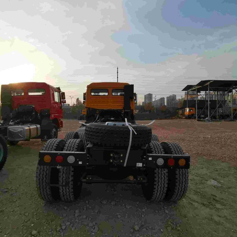 Merah SHACMAN F3000 375HP Euro V 6-Wheel Traktor Kepala 4x2 WEICHAI Mesin