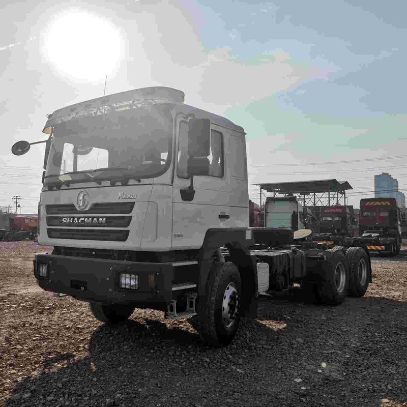 Merah SHACMAN F3000 375HP Euro V 6-Wheel Traktor Kepala 4x2 WEICHAI Mesin