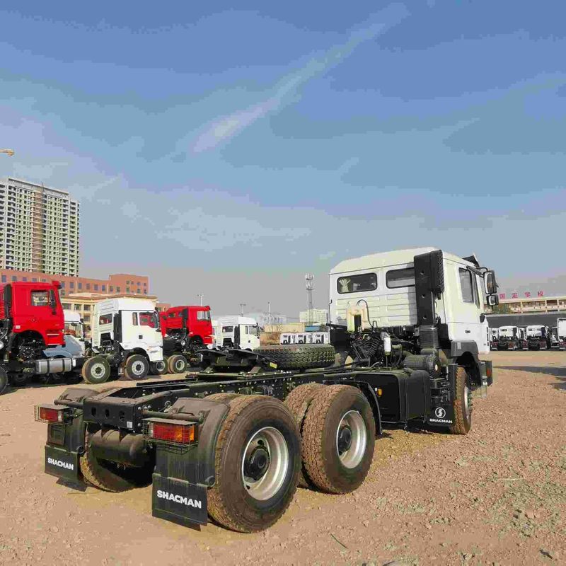 Merah SHACMAN F3000 375HP Euro V 6-Wheel Traktor Kepala 4x2 WEICHAI Mesin