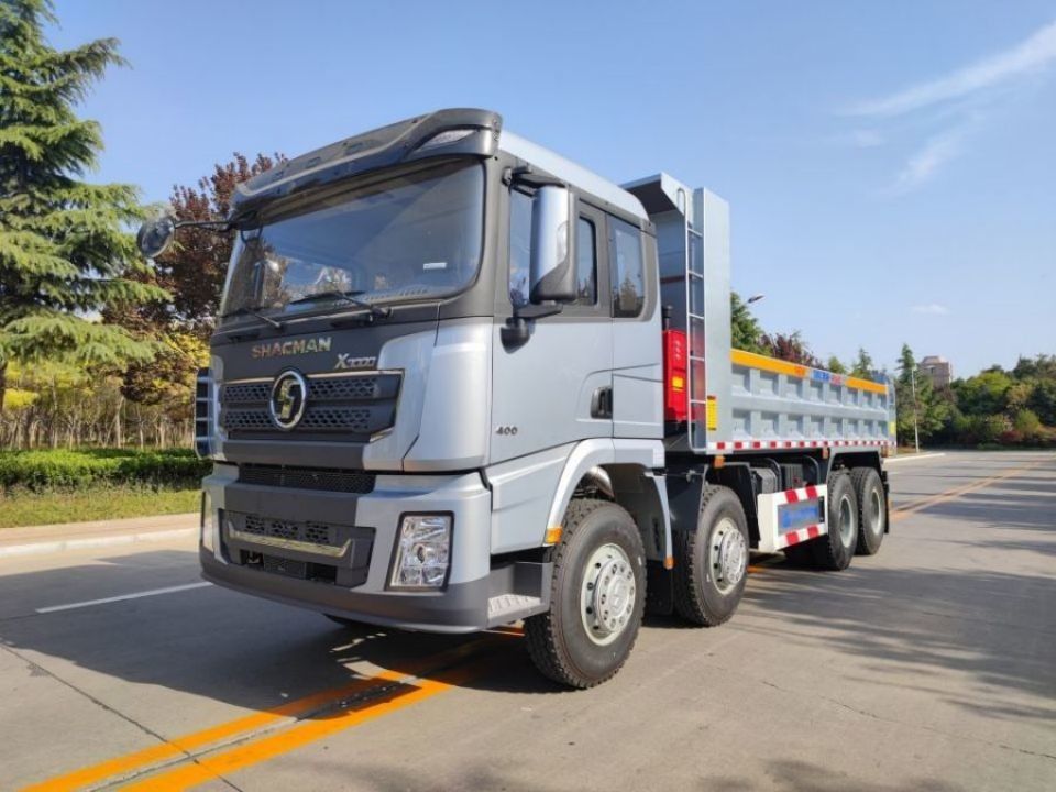 SHACMAN 8x4 440HP EuroV Heavy Dump Truck Putih 20 - 30 Ton Tipper Dump Truck