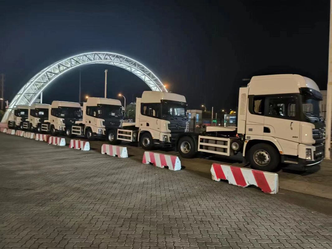 SHACMAN X3000 4x2 Traktor Truk 430Hp Ramah Lingkungan Euro II Dengan 6 Ban