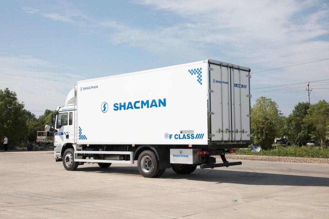 SHACMAN L3000 Van Kargo Truk 4x2 340hp Truk truk 290hp Euro II Putih 6 roda Truk Kargo