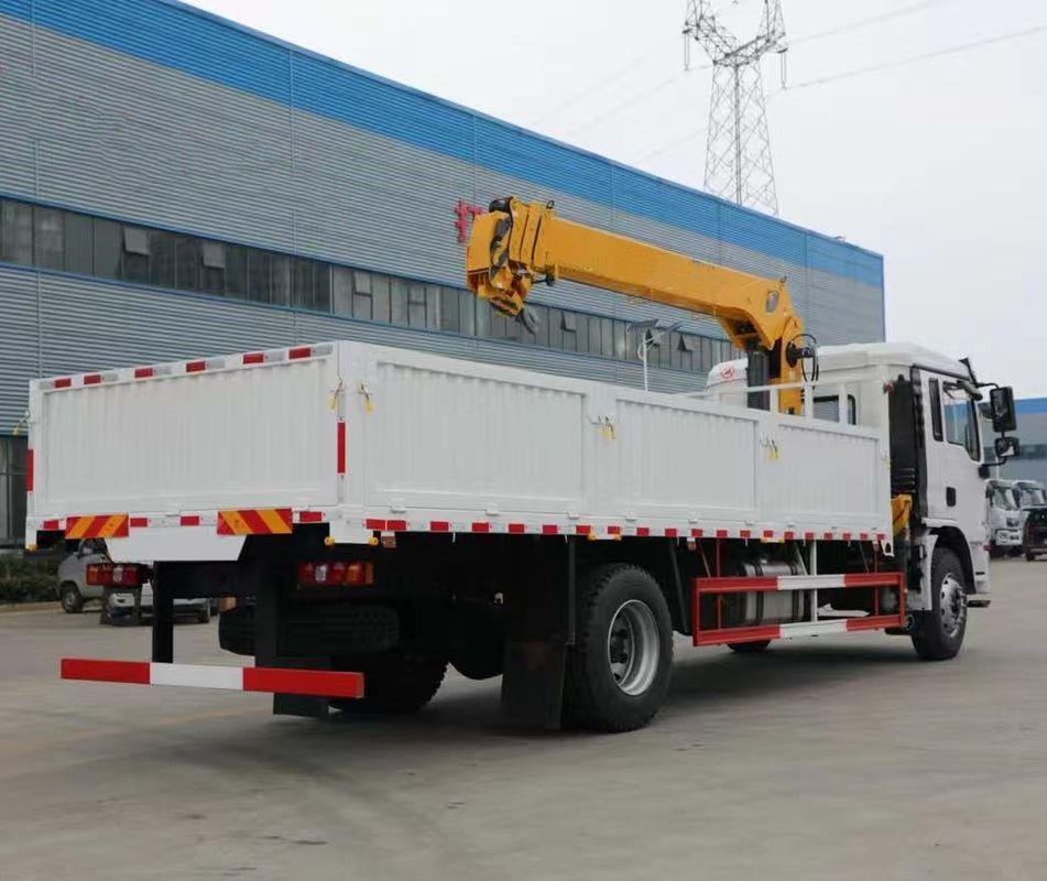 SHACMAN L3000 4X2 10 Ton Kapasitas Pemuatan Truk Kargo 240HP Kargo Carrier Crane Dalam Kualitas Baik