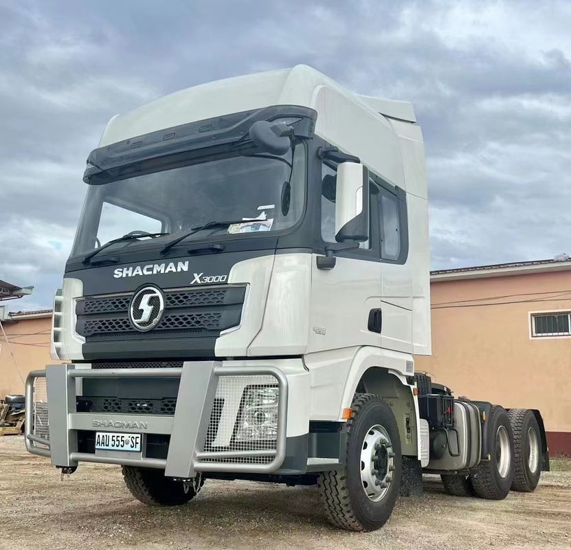 10 Roda 6X4 SHACMAN Traktor Truk X3000 SHACMAN Traktor Untuk Tanzania CUMMINS ISME420 Euro3 55Ton Traktor Truk