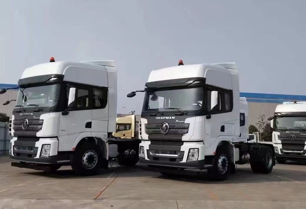 Manual Gear-pergantian 10 Wheelers Traktor Truk SHACMAN 430hp X3000 4x2 Double Sleeper Kabin Kepala Traktor