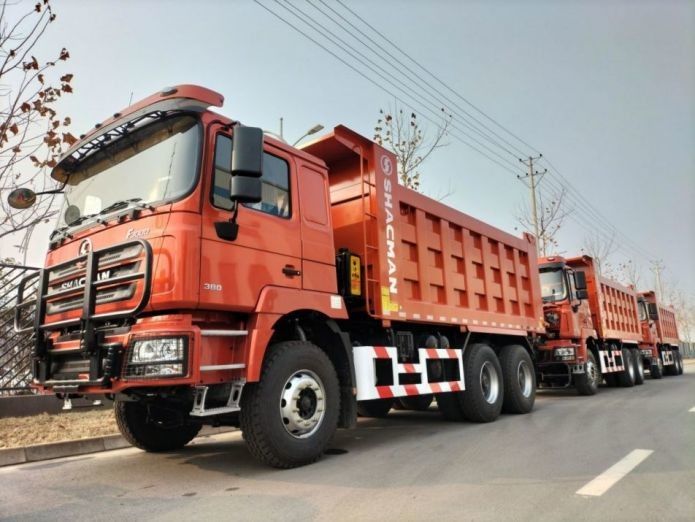 Neon Red Heavy Dump Truck Collision Mitigation System 25T Kapasitas 6x6 6x4 8x4 Drive Jenis 12 Roda 1800 3200 1350mm Wheel