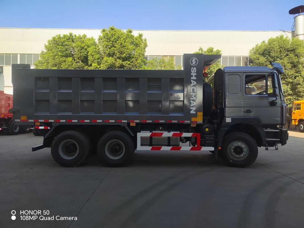 SHACMAN 3 Axle Heavy Dump Truck dengan ban 12.00R20 Tangki bahan bakar 400L dan transmisi manual 430HP EuroII 25 Ton